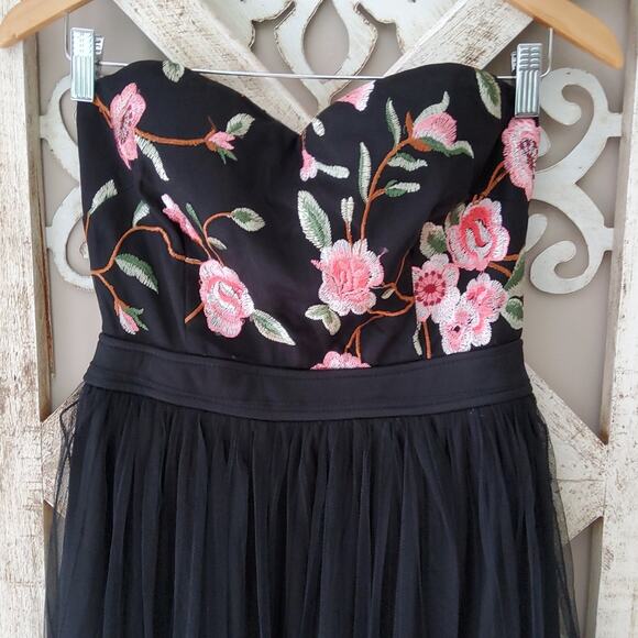 The Sang Women's Chiffon High Slit Strapless Maxi Dress in Black Floral - Picture 7 of 13